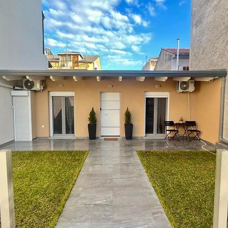 Ria'S Gardenview Apartment Ioannina Exterior foto