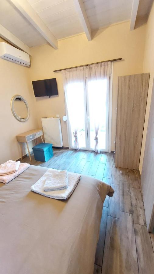 Ria'S Gardenview Apartment Ioannina Exterior foto